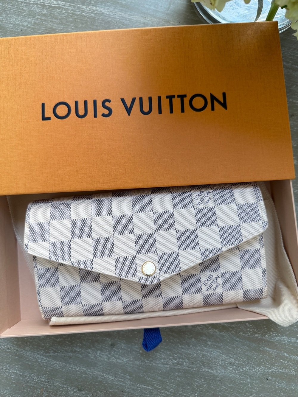 LOUIS VUITTON Portefeuille Damier Azur Wallet. Rare. New in Box with receipt. - Picture 2 of 7